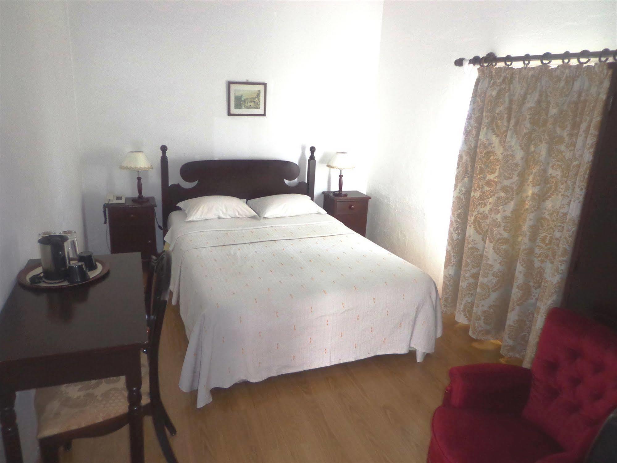 פונשל Pensao Residencial Vila Teresinha מראה חיצוני תמונה